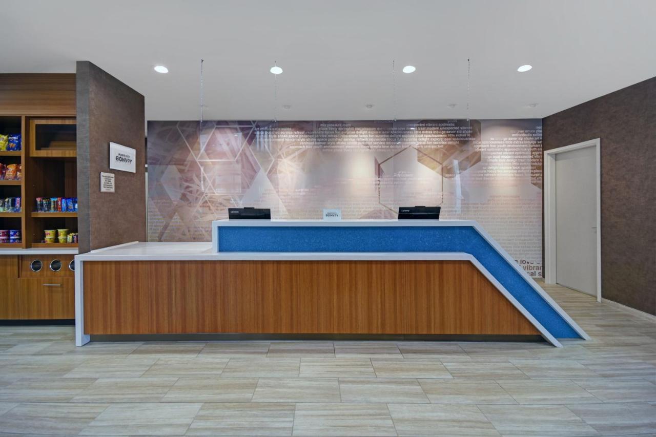 Springhill Suites By Marriott Hartford Кромуел Екстериор снимка